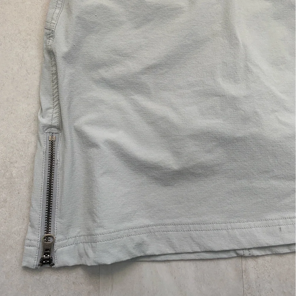 ATHLETA Light Gray Jenner Zip Pockets Gym Skirt Skort Size 2